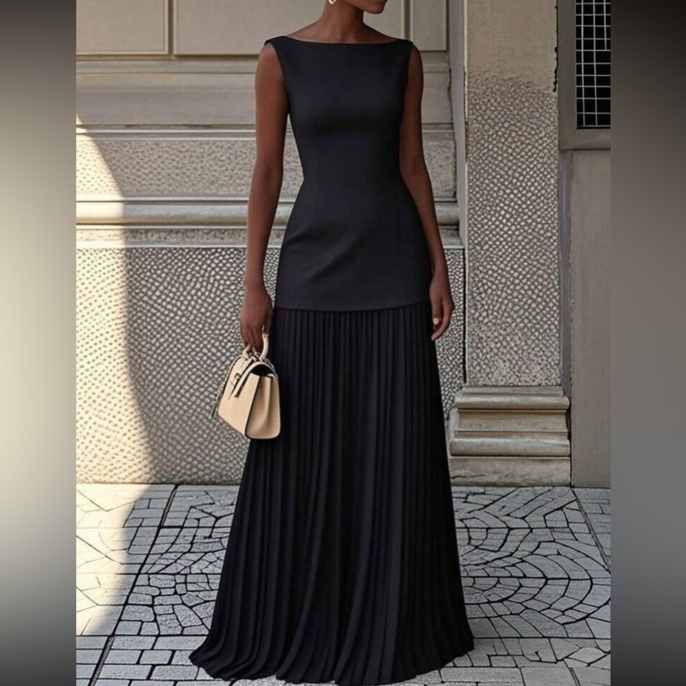 Elegant Black Boatneck Pleated Maxi Dress
